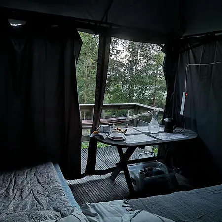 Valkea Monitoimitila - Paviljonki Sahkolammitteisin Vuotein Luksustelt